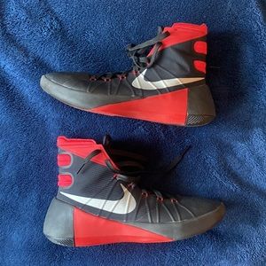 Slightly Used Hyperdunk’s 2015, Size: 8 US Mens